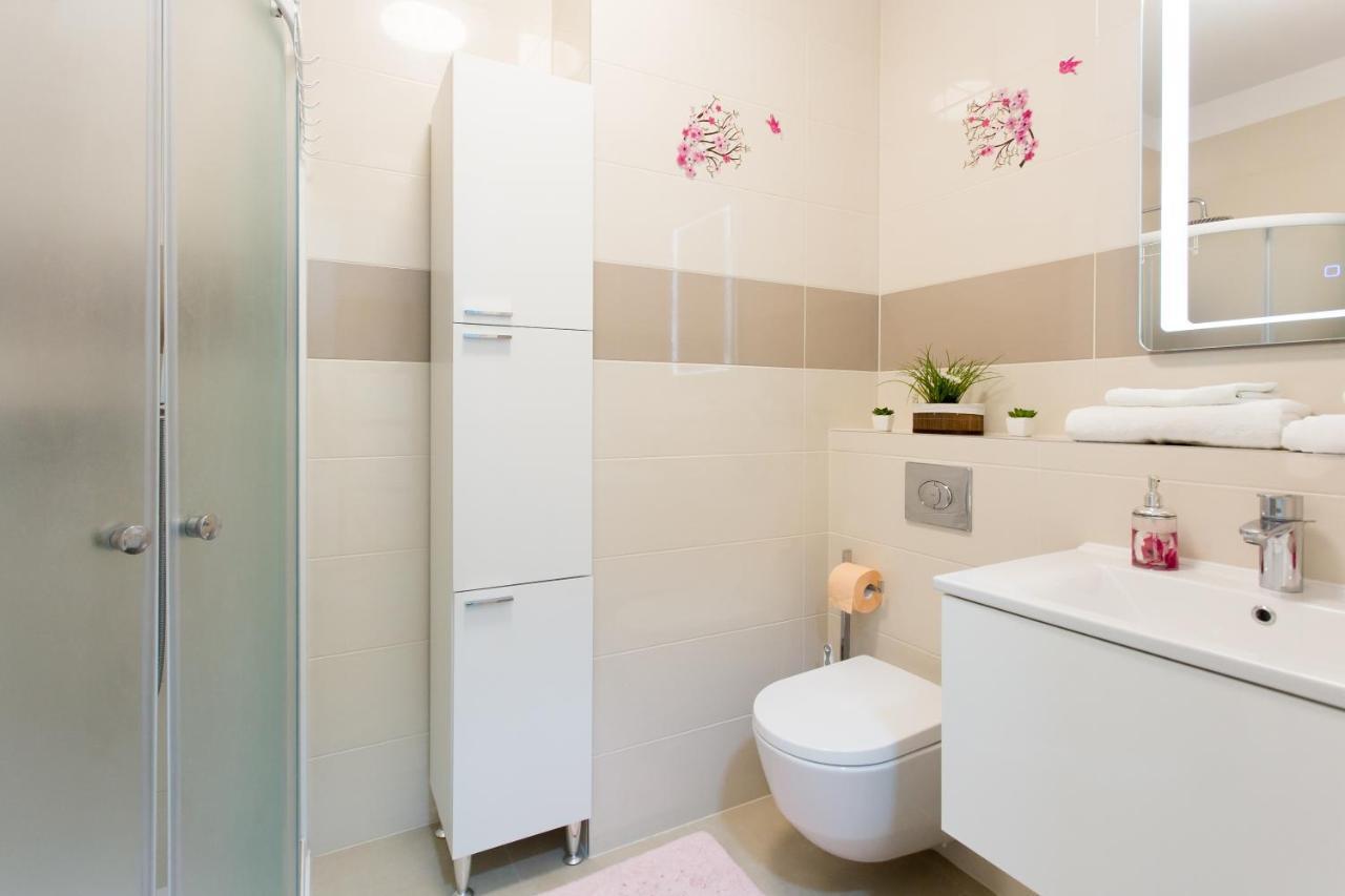 Iris Apartment Private Parking 斯普利特 外观 照片