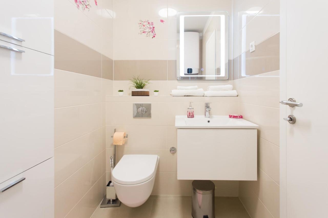 Iris Apartment Private Parking 斯普利特 外观 照片