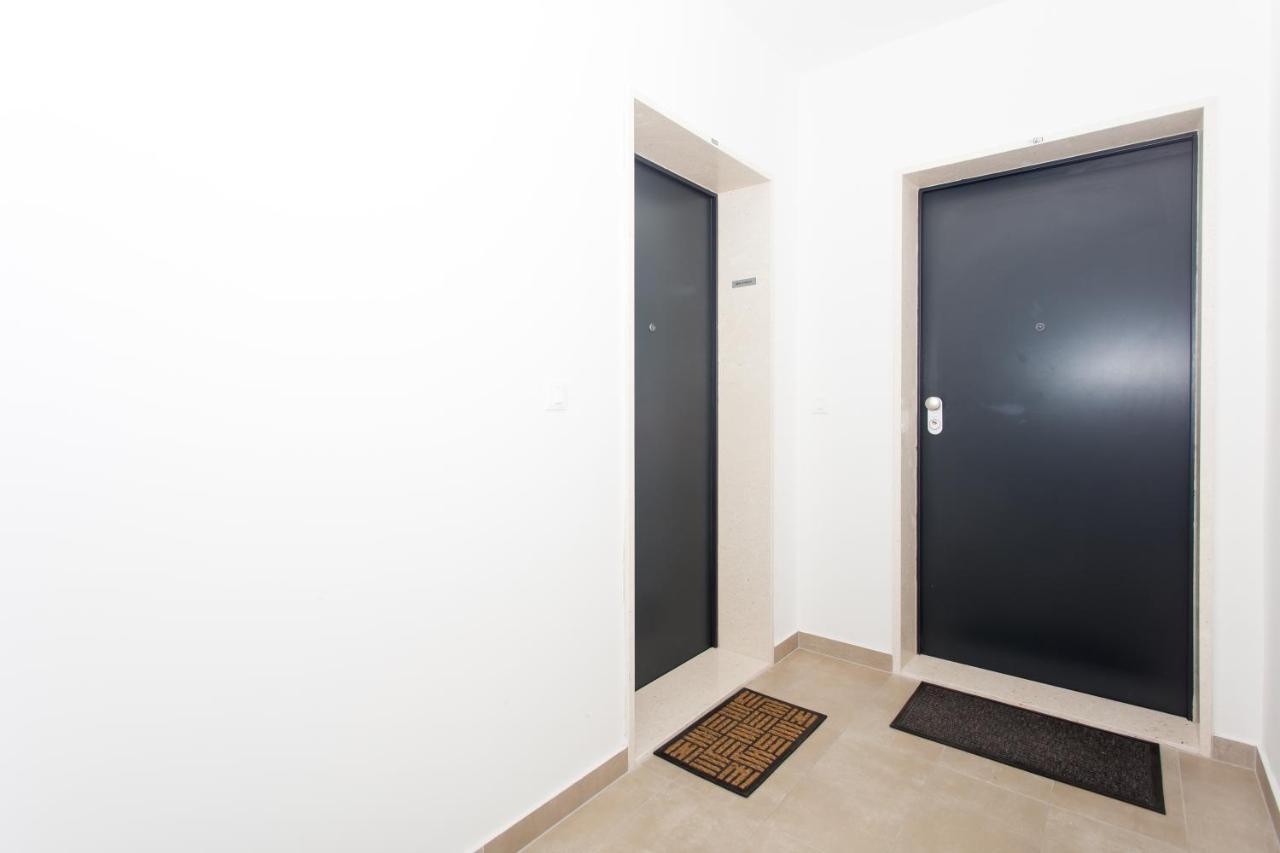 Iris Apartment Private Parking 斯普利特 外观 照片